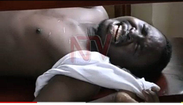 hillarytaylorvi's tweet photo. Despot Museveni #FreeZaake NOW alive or dead. Feeding the vulnerable should never be a crime in Uganda or elsewhere. If a legislator is tortured like this, how about we the wanainchi?. Uganda has a Human Rights crisis now not Covid-19 pandemic.
#RespectHumanRights https://t.co/oaM6ZXhP17