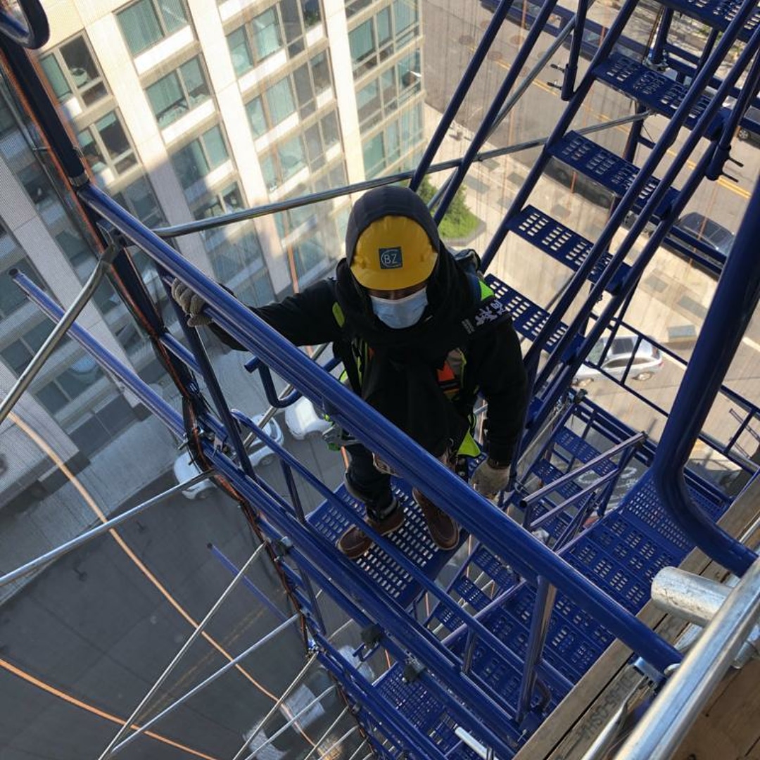 CbZconsulting's tweet photo. "I think Adrian would agree that working with CBZ Keeps you fit!!💪". 

#GPR  #scaffolding  #NYCviews  #CBZ #CBZconsultingInc  #bathroombreaks #balconyassessment #NDE #nondestructivetesting  #Brooklyn #buildinginspection  #GSSI #scaffold  #safetygear https://t.co/fpM1Nc9VLo
