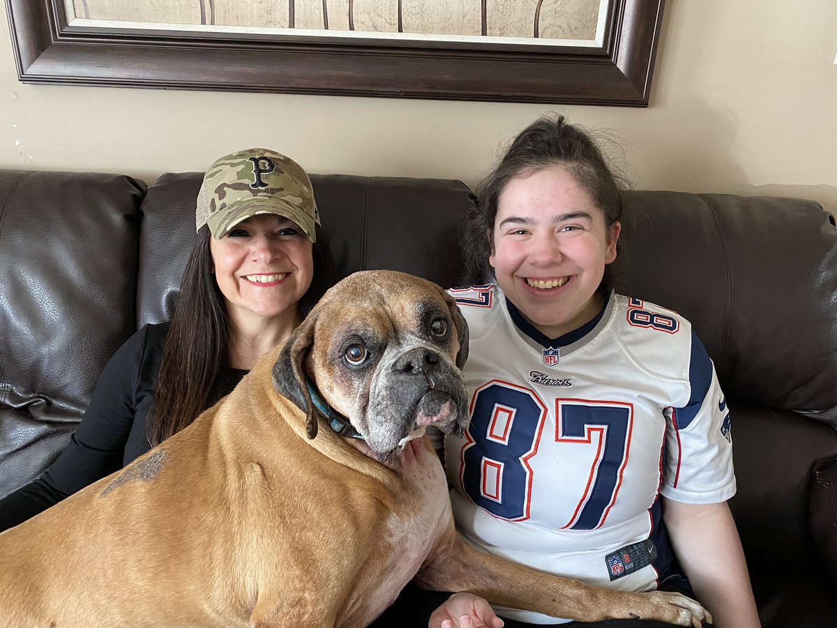 KimRams70571867's tweet photo. EPHS Spirit Week - Sports Attire
Had to let the dog in on this one, after all he is named after a Patriot player! @EProvhighschool
#Bruschi
#GoBigButStayHome #TownieStrong #EaProvHighSchool #EPHSSpiritWeek https://t.co/GGHapvzlps