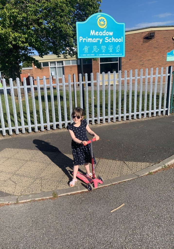 clazz_y's tweet photo. @EYFSButterflies We went for our daily walk by school yesterday! Milly is missing her friends but enjoyed her story time with Miss Hinton yesterday! https://t.co/DznkMq2MQv