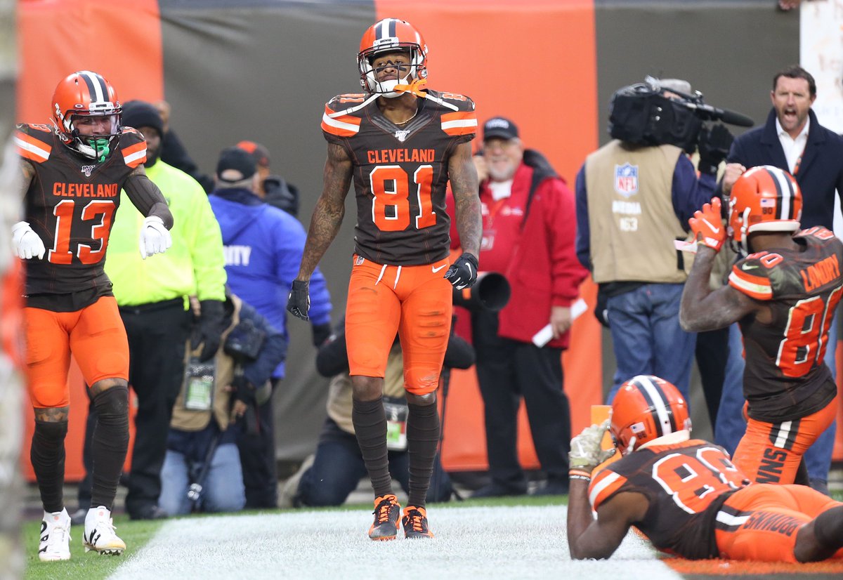 MoreForYou_CLE's tweet photo. Let’s welcome back @CALLME_WOOD for another year!!

#Browns and Higgins officially agreed on a 1 year deal! 

ROLL THE RED CARPET 🔥🔥🔥 https://t.co/OgIwrnEgZ7