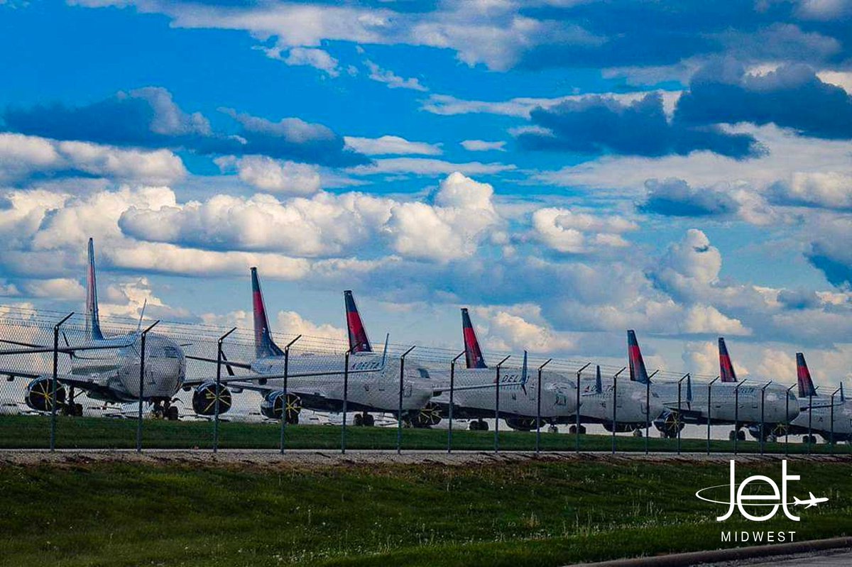 JetMidwest's tweet image. Overflow aircraft parking available in Kansas City. Aircraft storage and maintenance services on site to accommodate specific customer needs. For information please contact us at aircraft@jetmidwest.com. 

📸 Photo Credits: Rebel Photography 

#Boeing #aviationnews #avgeek