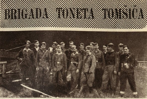 MestoHeroj's tweet photo. RARE 1_SNOUB Tone Tomšič : del brigadnih in bataljonskih funkcionarjev, med njimi Efenka, Dolničar, Janeš, Gustl ... #osvobodilnaFronta #smrtFašizmu #danOF https://t.co/mKyPsFtPlE