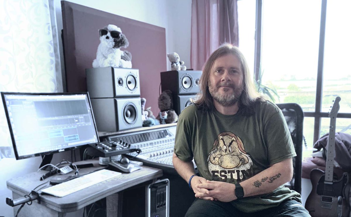 tonyiommi's tweet image. We’re all struggling to some degree with lock-down, here’s a positive take on it by our buddy, engineer, and producer Mike Exeter.

sonnox.com/tips/mike-exet…