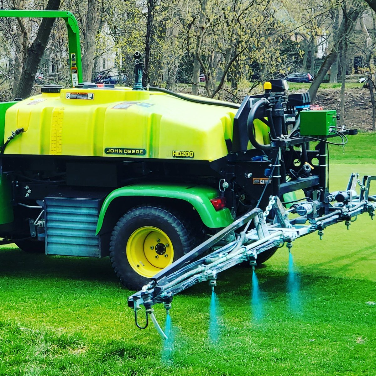 A little @FloratineFoliar application to get us ready for Friday. ⛳⛳ #turflife #floratine #johndeeregolf