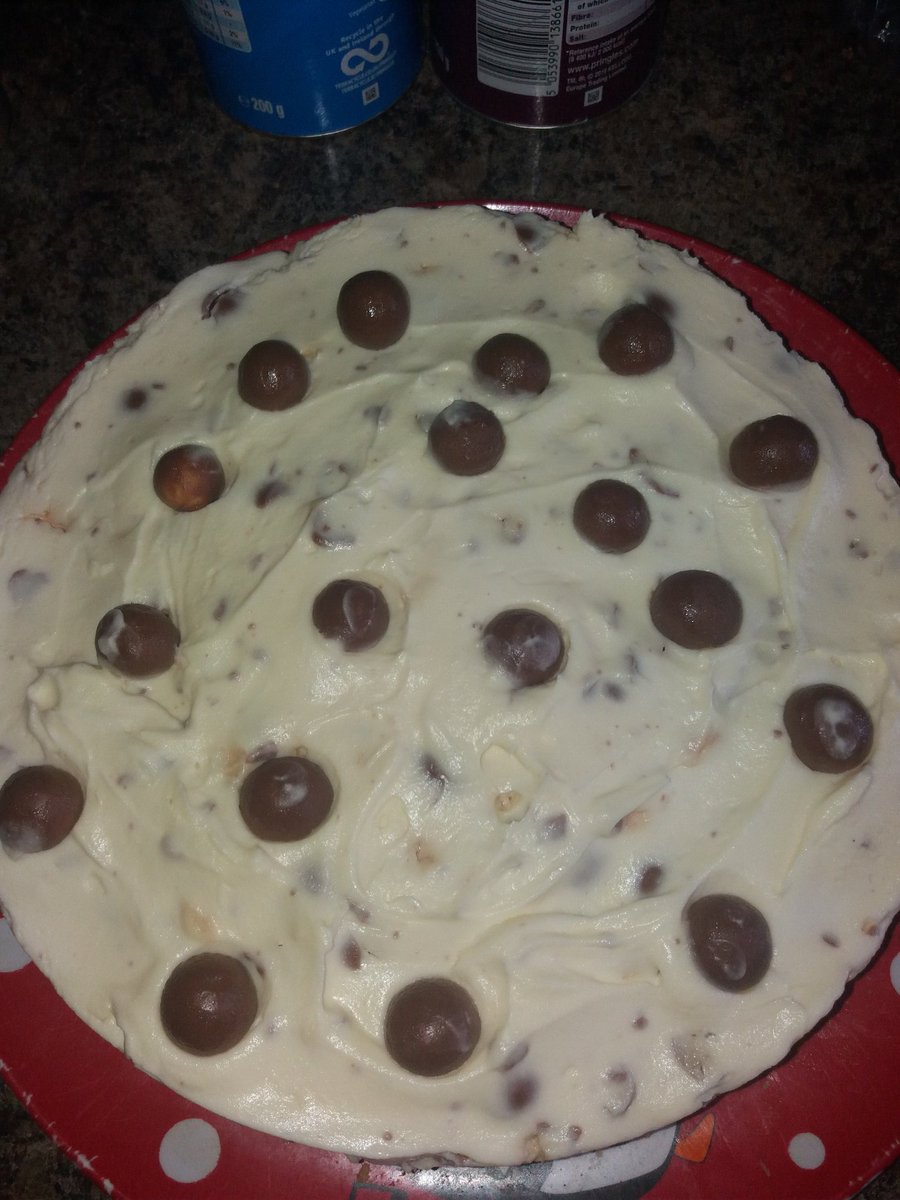 Ok guys last week it was my doughnuts this is this weeks creation maltesser cheese cake ..went down a treat #louthchat #skylarkfotos