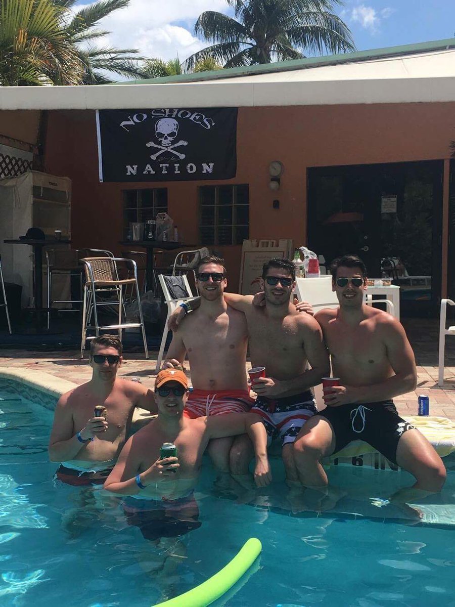 dorianando's tweet photo. @noshoesnation @kennychesney #hereandnowchallenge @kennychesney @noshoesnation @noshoesradio https://t.co/AhQgjrlPIy
