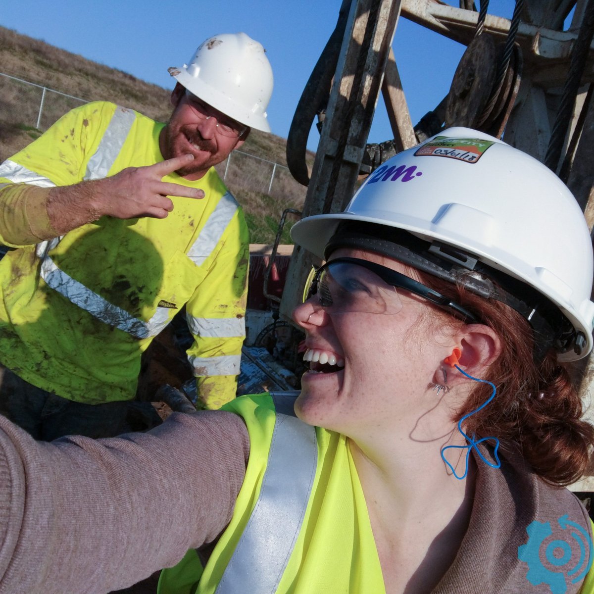 dumontandi's tweet photo. Essential infrastructure people. And selfies with the drillers. I talk a little bit about heading into the site during the whole COVID-19 thing.
#essentialinfrastructure #andiPE #drilling #essential #covid19 #covid2020 #isolateinplace #isolation #social_distancing https://t.co/Vgi5hIjjiy