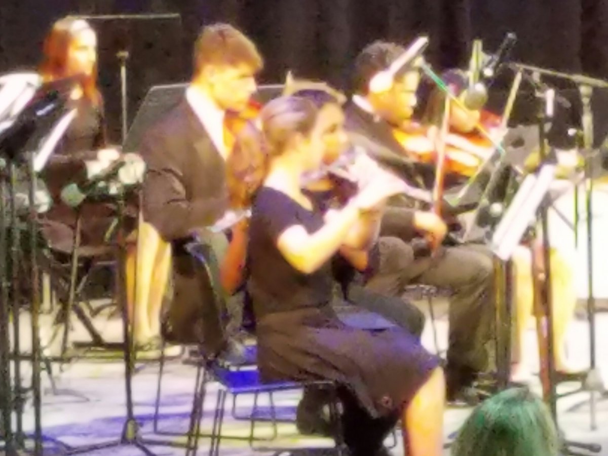 frankgarza57's tweet photo. #Hawkeyes and Players, participating in music; band with an instrument or vocals, all encourage hand dexterity, listening to others, teamwork, coordination, plus playing music involves both hemispheres of the brain, optimal for taking the brain to the 'gym'. #55 wearing B/G! 💯🦚 https://t.co/5362IJUNlu
