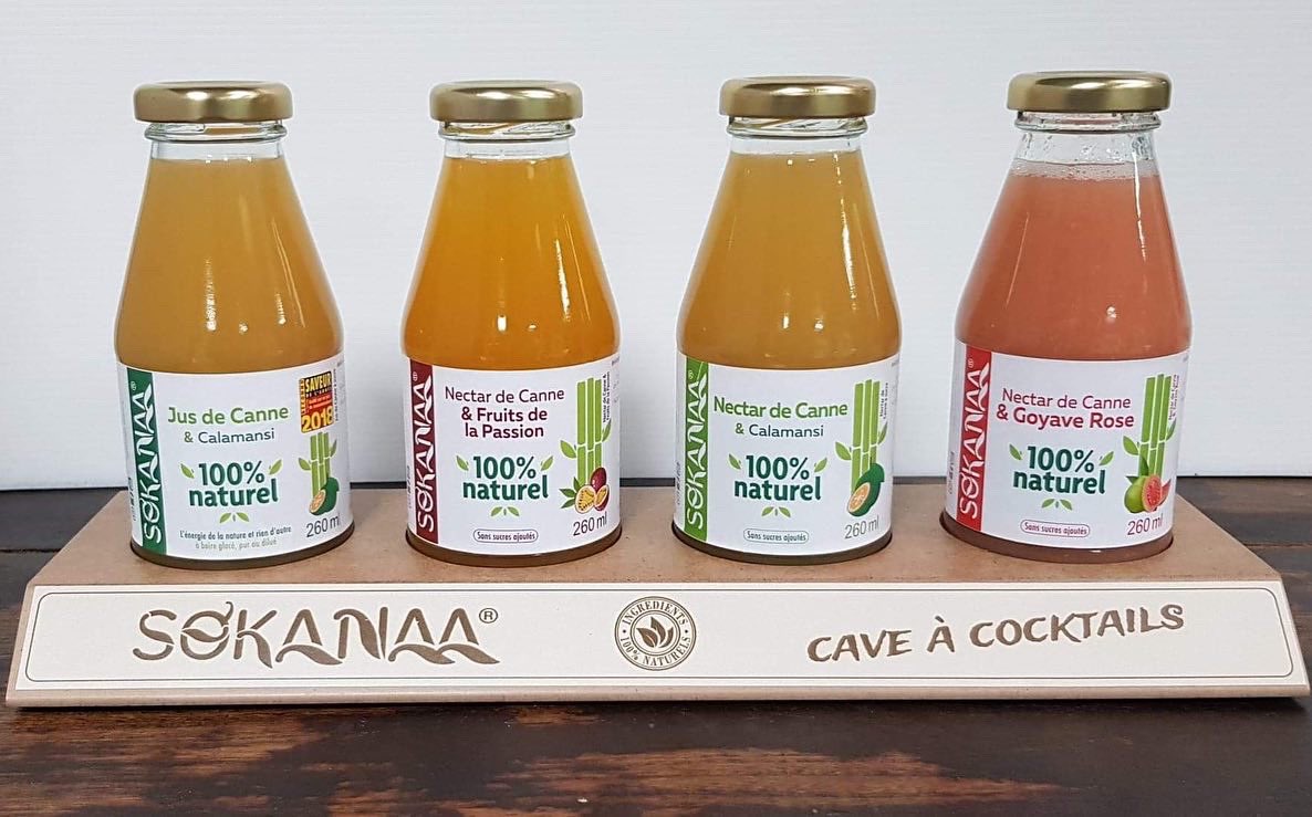 Sokanaa_France's tweet photo. SO’KANAA®️ vous livre en France métropolitaine son #JusDeCanne et/ou ses nouveaux nectars exotiques !
☝🏼8 bouteilles au choix à 24€ (virement par PayPal ou WesternUnion).
👉🏼Passez commande au 06.32.74.35.66 (WhatsApp possible).
Savourez le voyage avec #Sokanaa ! ✈️🏝😎
#JusLocal https://t.co/21FFhMr58n
