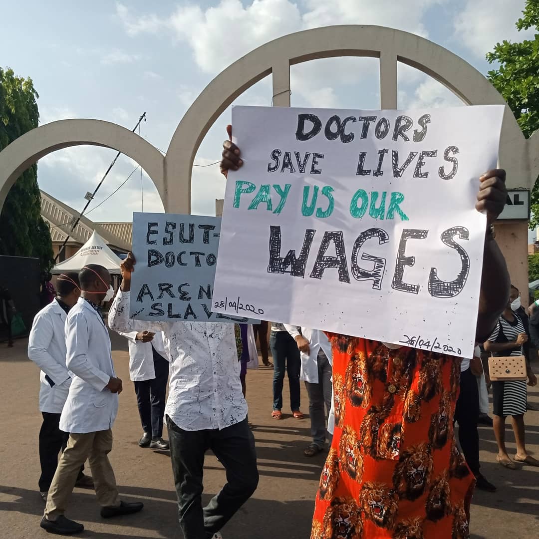 mimigoeStylish's tweet photo. In sane societies, doctors are respected and taken care of by the society for whom they risk their lives on a daily basis to protect. The same cannot be said for ESUT doctors. Pay us our entitlements
 #ESUTDoctorsAreNotSlaves #DoctorsLivesMatter #IStandWithARDESUT. https://t.co/2dsw268DC7