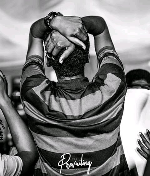 oluwatodimu__'s tweet photo. So after the lockdown is lifted, we go back to the #gradualprocess of doing things.
Nobody should fly out just like that o. This #Corona something sef dey wear parachute 🙆
Let me #shutup for now 🏃🏃🏃 https://t.co/HCW4nt4oD5