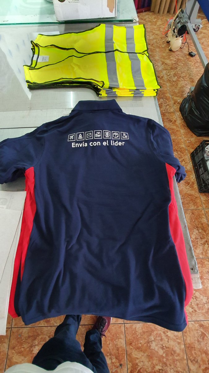 sinigualpubli's tweet photo. Trabajamos para darte el mejor servicio. Reserva tu cita previa en Tenerife +34 653 879 347. Hoy te mostramos trabajos de Serigrafía para el amigo David. La Palma https://t.co/q6cZhJKr2t