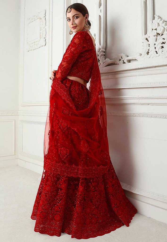 UtsavFashion's tweet photo. Item code (LCC625) : Dear Brides-to-be,
Do not underestimate the power of Red!
#bridestobe #weddinglook #indianwedding #redlehenga #bridal #designerpiece #monotone #reddress #lehengacholi #net #weddinginspiration https://t.co/mFrhKhLm66