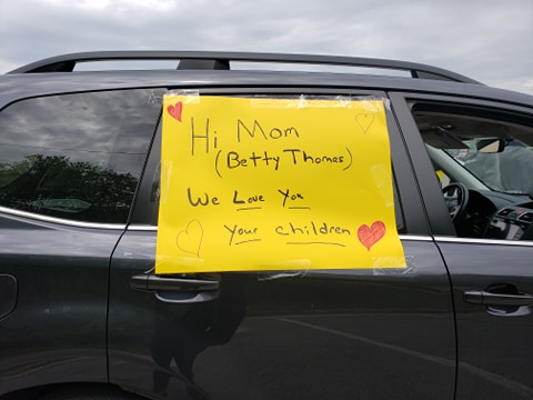WDBJ7Traffic's tweet photo. SO NICE! Big parade today of people supporting the residents at Berkshire Rehabilitation in Vinton. Photos courtesy WDBJ7 viewer Charnika Elliott. https://t.co/gupYsdL8Vz