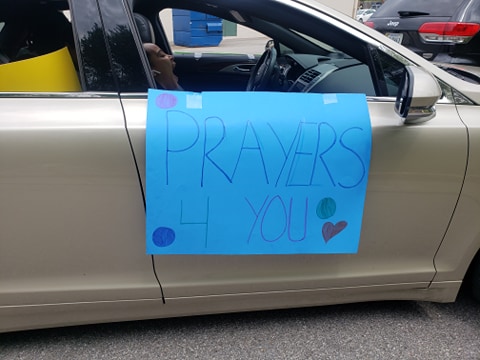 WDBJ7Traffic's tweet photo. SO NICE! Big parade today of people supporting the residents at Berkshire Rehabilitation in Vinton. Photos courtesy WDBJ7 viewer Charnika Elliott. https://t.co/gupYsdL8Vz