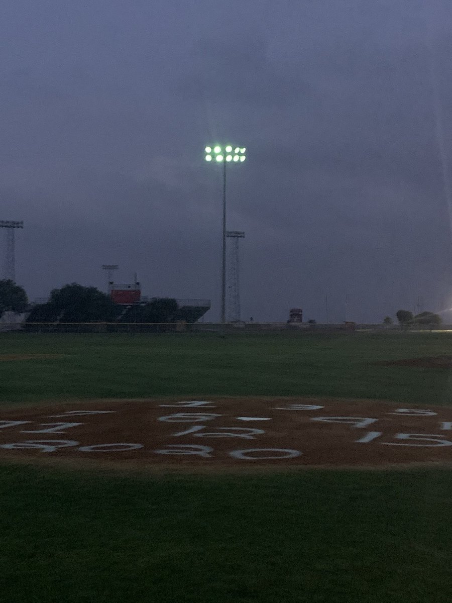 Duns_more's tweet photo. In Wallis tonight for the scheduled senior night for Brazos baseball (@CougarsBrazos). The Cougars will honor 10 seniors tonight https://t.co/NZAH0sJt3z