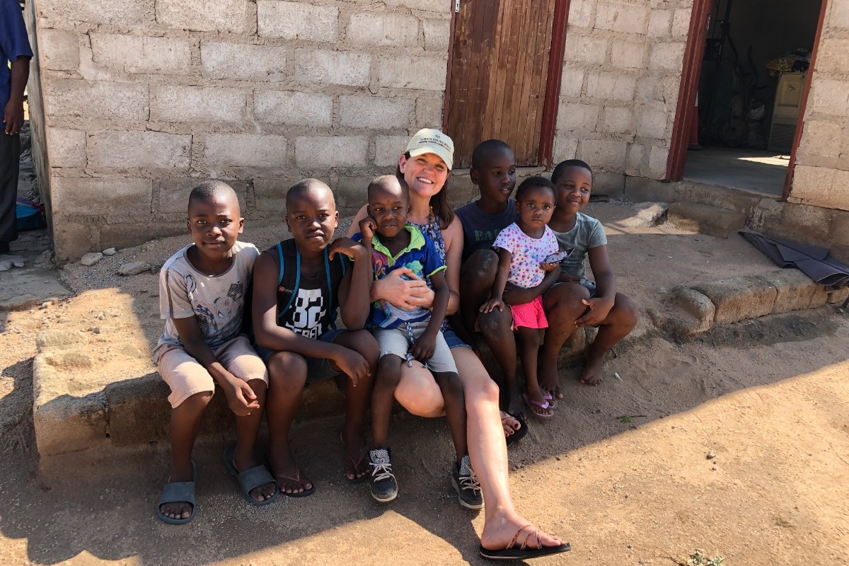 getBackShield's tweet photo. We are a proud donor to Mom's House, a non profit org that  raises money to feed children that are facing critical food shortages because of #COVID-19. Use code MOM10 for -10% on a BackShield purchase and $15 of each sale goes to their go fund me https://t.co/NNPEWbsyeb https://t.co/yELfmFHUnQ
