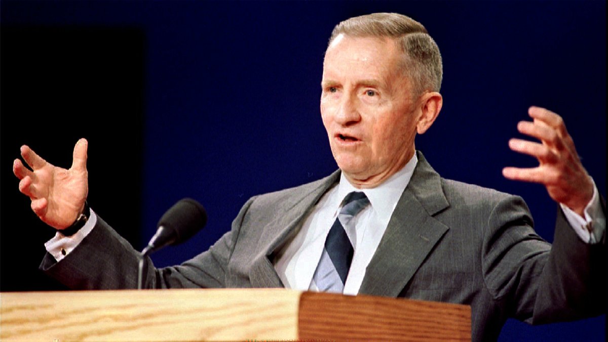 TomthunkitsMind's tweet photo. Does anyone remember when Ross Perot said if we lose all of our manufacturers out of the country then if we go to war we will have to depend on others to make our soldiers’ boots.? We are in that war now.  PPE ARE THE BOOTS.
#VoteBlueNoMatterWho https://t.co/vmWgdw4cGW