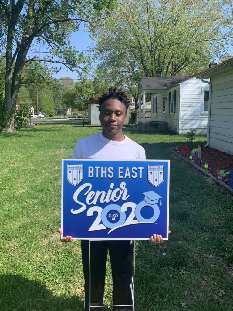 BTHSEastLancers's tweet photo. Had the honor and privilege to deliver signs to the Senior class. Was lucky to get pix with Kentez White, Jenny Morrow and Margo Storment!! #201strong #oncealanceralwaysalancer @BTHS201 @BEaLancer201 @docjdoz https://t.co/8GM3izc5be