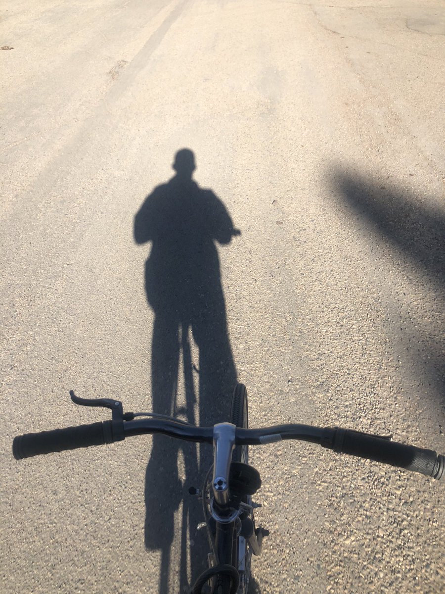 iainmac92's tweet photo. I’m 27 years old and riding my bike with no hands still feels like a bit of a flex. Still got it. https://t.co/XcM0B4EwIQ