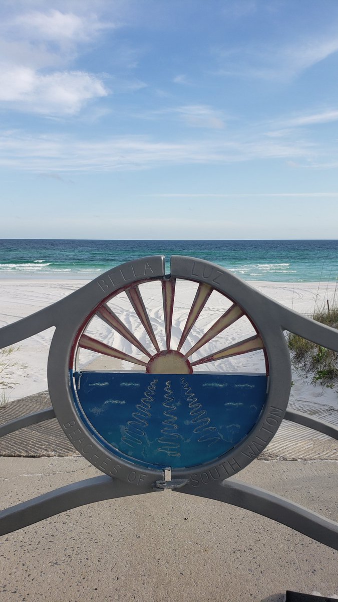 Sandy_J_love's tweet photo. An empty boardwalk in #Sanddestin @WEARAllenStrum @spann https://t.co/DhTYturZvm