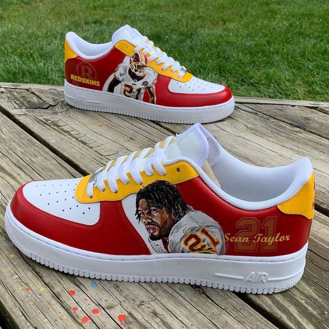 HogfarmerChris's tweet photo. Sean Taylor: Air Force Ones
2️⃣1️⃣ #HTTR https://t.co/kbCIyye53K