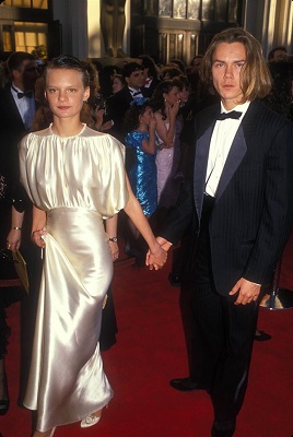 ぶらんぶらん No Twitter 公開から35年 グーニーズ キャスト チームが奇跡の再結集 T Co Apxrgmiro6 そういえばマーサ プリンプトンさんは リヴァー フェニックスさんの彼女だったなぁ