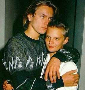 ぶらんぶらん No Twitter 公開から35年 グーニーズ キャスト チームが奇跡の再結集 T Co Apxrgmiro6 そういえばマーサ プリンプトンさんは リヴァー フェニックスさんの彼女だったなぁ