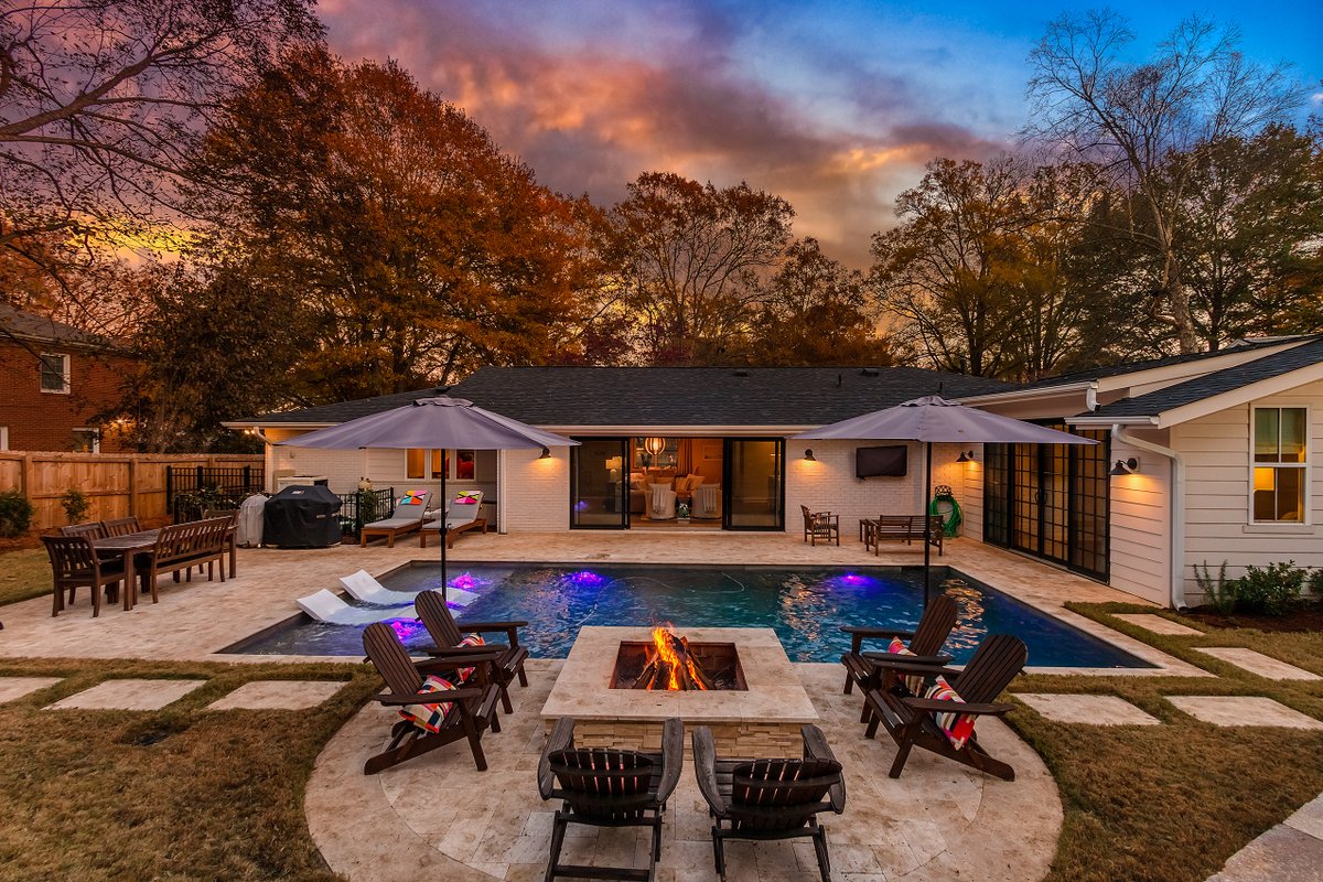 SavvyandCompany's tweet photo. Oops! Too Late π Congrats to Lexie Longstreet & her home sellers on the sale of this stunning Ashbrook home... 3934 Hough Road! SOLD in 3 days for over list price! #sold #oopstoolate #cltrealestate https://t.co/w2WsouhTsz