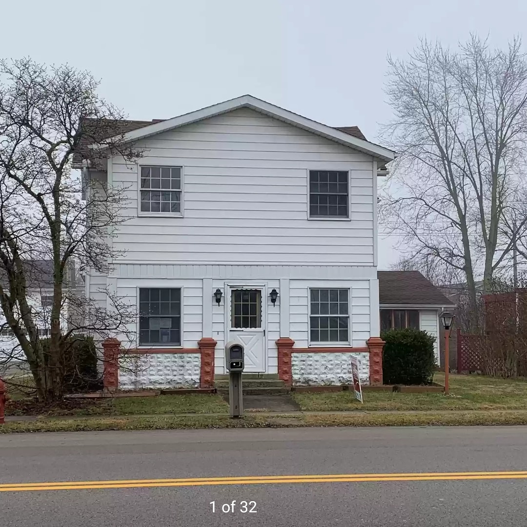 Under Contract 3 bed 2 bath 2,290 sq ft