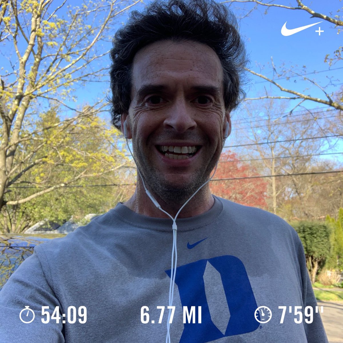 dmv1332's tweet photo. Ran 6.77 miles with Nike Run Club the hair is on point!! #flowrun #feeltheflow #homestrech #nike #nikerunning #nikerunclub #vaporfly4 #charitymiles #phrcgryffindor20 #energize #hydrate #recover #werunct5018 https://t.co/ajDjtKK5Vu