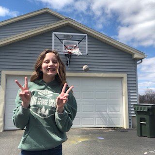 OMS_Stu_Co's tweet photo. When nice days come, outdoors is where to be! #freshair #NatureDay #OMSVirtualSpiritWeek https://t.co/LQKjul0Fis