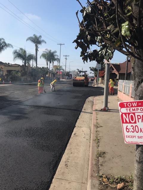BSSLosAngeles's tweet photo. Our ADAPT program is taking advantage of #SaferAtHome by paving busier commercial streets, thus reducing the impact on residents staying at home. Today metro crew 152 is resurfacing Arlington Av from 30 St to Jefferson Blvd in CD10 @GMsTREEtsLA1H2O @HerbJWesson @LACityDPW https://t.co/jOl5wkJSXP