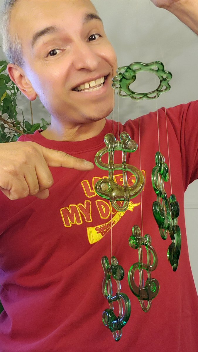 AlbertRayJuarez's tweet photo. #WhollyShit ๐ฒ #QuarantineFind ๐ฒ #OneMillion ๐ฒ #GreenGlass ๐ฒ #DollarSign ๐ฒ #WindChimes ... Tom gave me this beautiful gift in the 1st few years of our relationship ๐ My Hubby https://t.co/Itn8NQAG1z