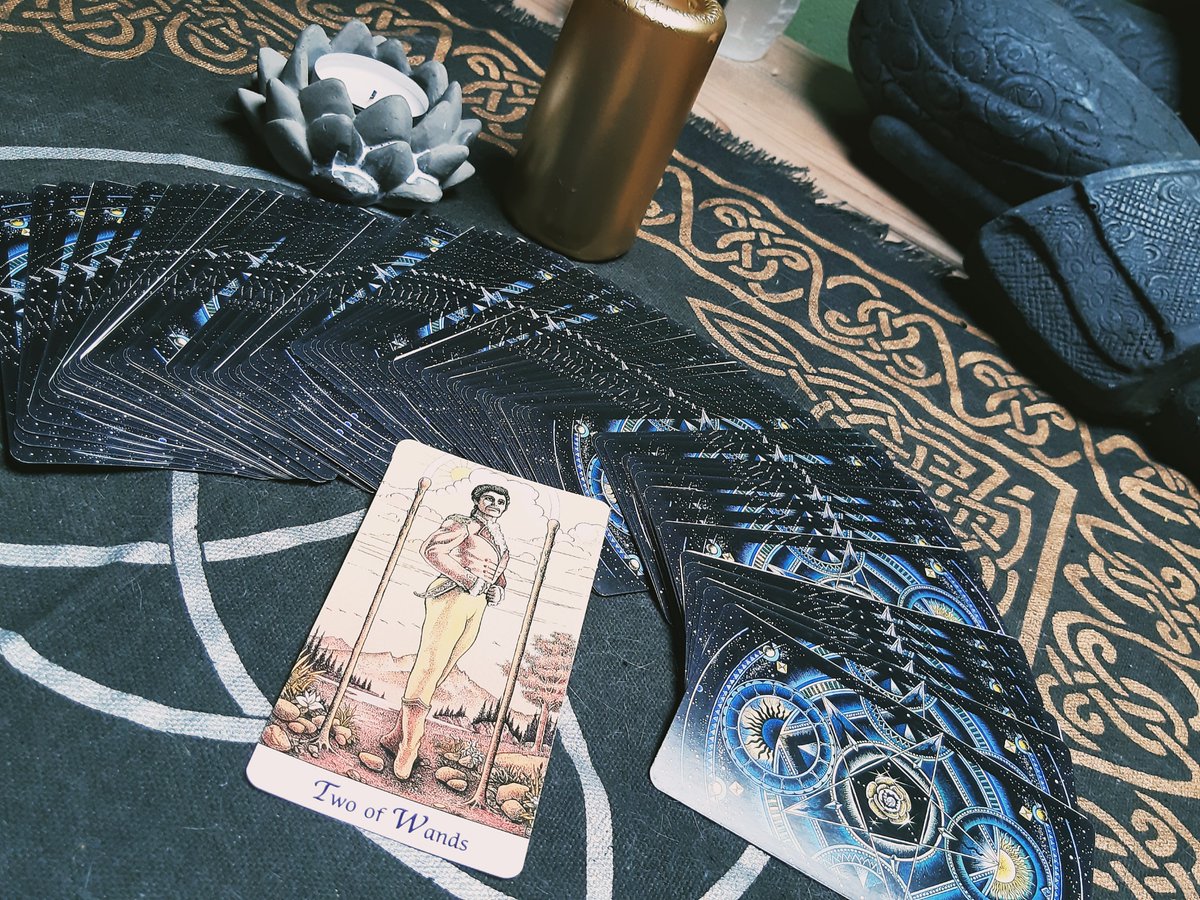 VedezevalecRok's tweet photo. Sporočilo tarota za 29.04.2020:

Kozmični tarot vam sporoča, da boste pri odločitvah dobili dodatno energijo in navdih. Vaše življenje se bo popestrilo. Prvi znaki napredka bodo znani.

🔮Vedeževalec Rok - 0,75€/min vedeževanje - https://t.co/WLRBLCRNy0 https://t.co/XbP5DnOghM