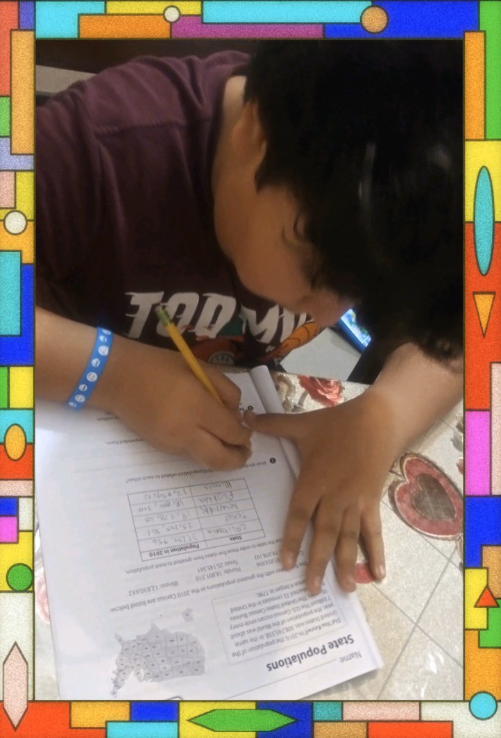 Guerra4856's tweet photo. Today, we would like to recognize HUGO GONZALEZ for his dedication and commitment towards his class work. Thank you for always giving 100%! We’re proud of you Hugo!!! #distancelearning #4thgrade @LISDSanchezOcho https://t.co/X0nNkyf7hJ