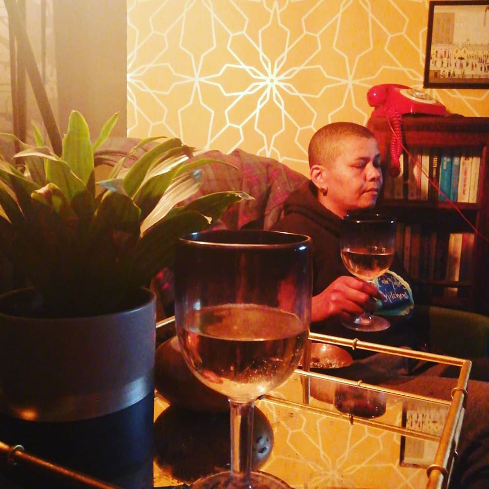 Product research! Very classy #grunerveltliner, sits perfectly well with  the spiciness, herbiness and coconut of #Jerkchicken... My excuse and I am sticking to it :) Oder and collect from <a href="/MomentumWines/">Momentum Wines</a>