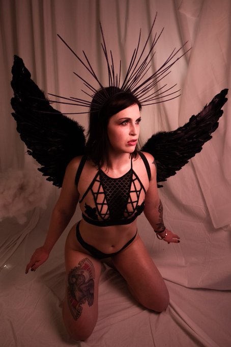 👑 Your Goddess is waiting for worship. 👑 😈 Now Taking Applications for Tributes!  😈  ⬇️ Subscribe here