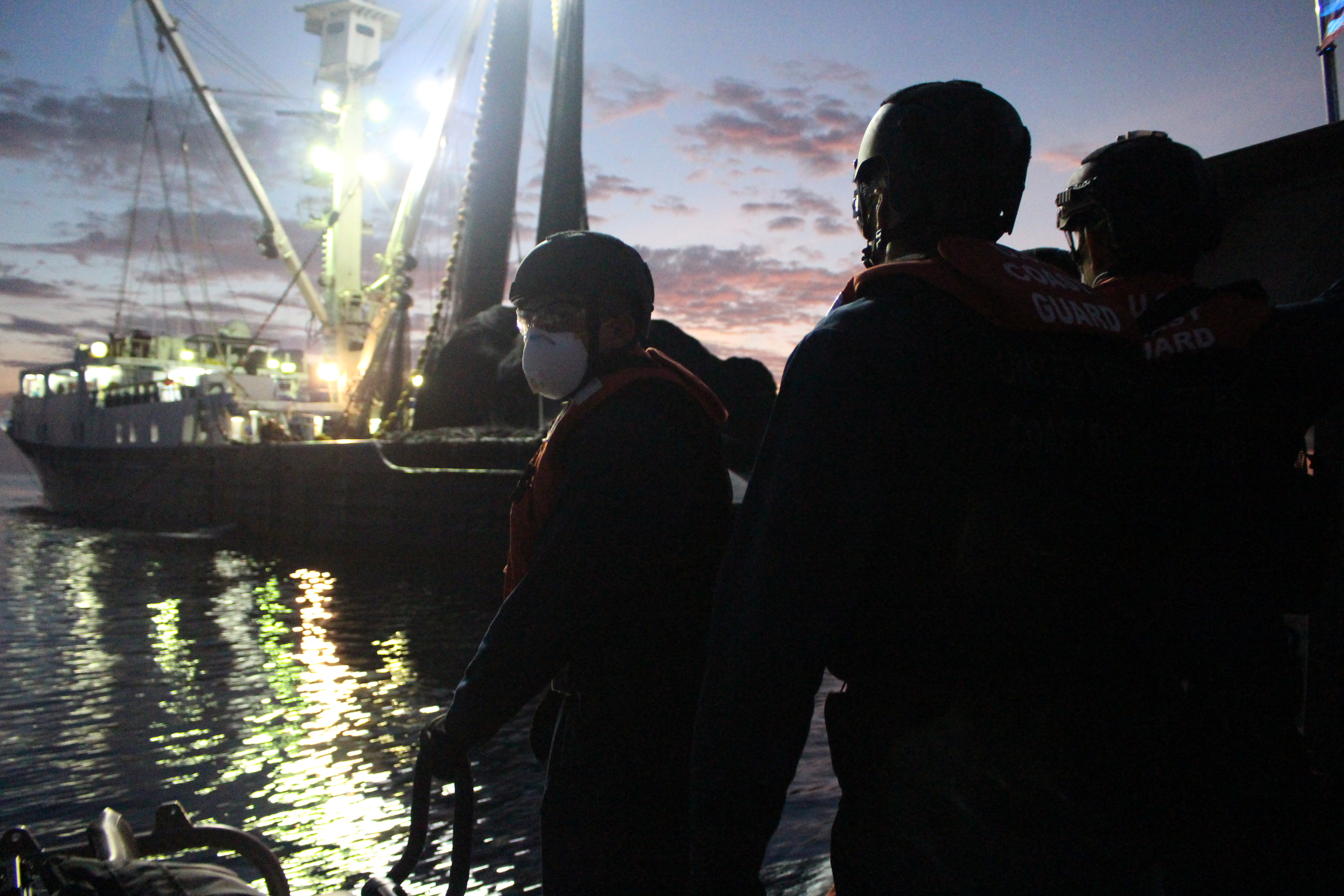 группа судов идущих одним курсом друг