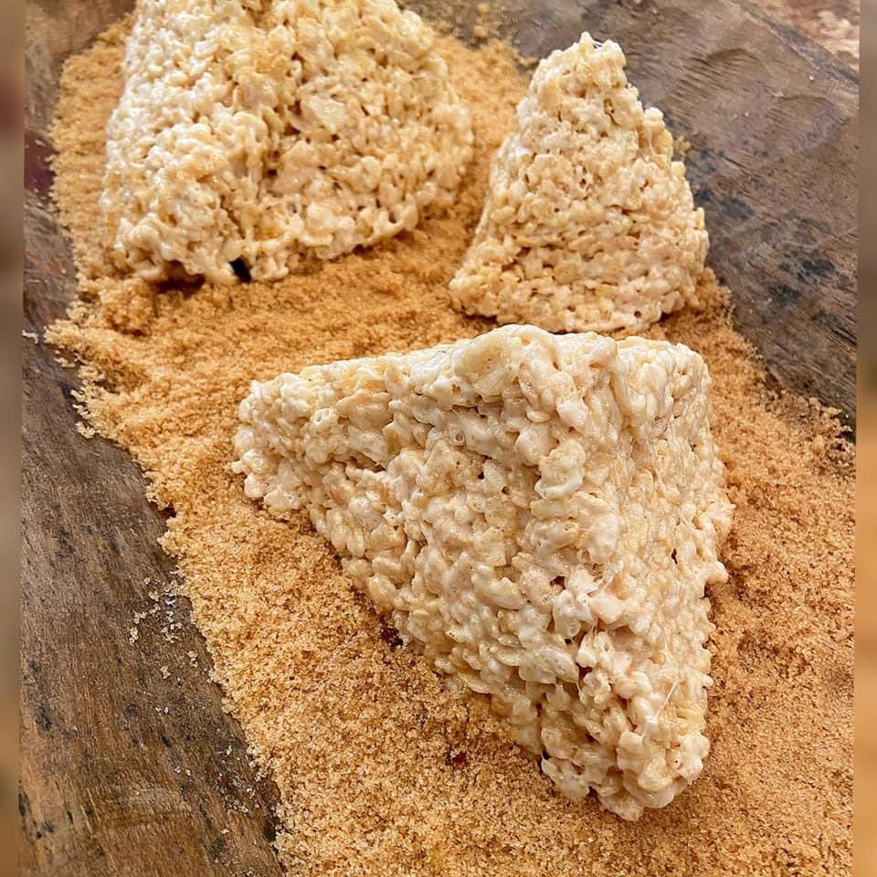 LawhonTPSD's tweet photo. Ava and Clark decided to learn about Egypt and made pyramids from rice crispy treats, made jewelry and costumes, and made mummies. #tpsd #independentproject https://t.co/60Z18Uw49K