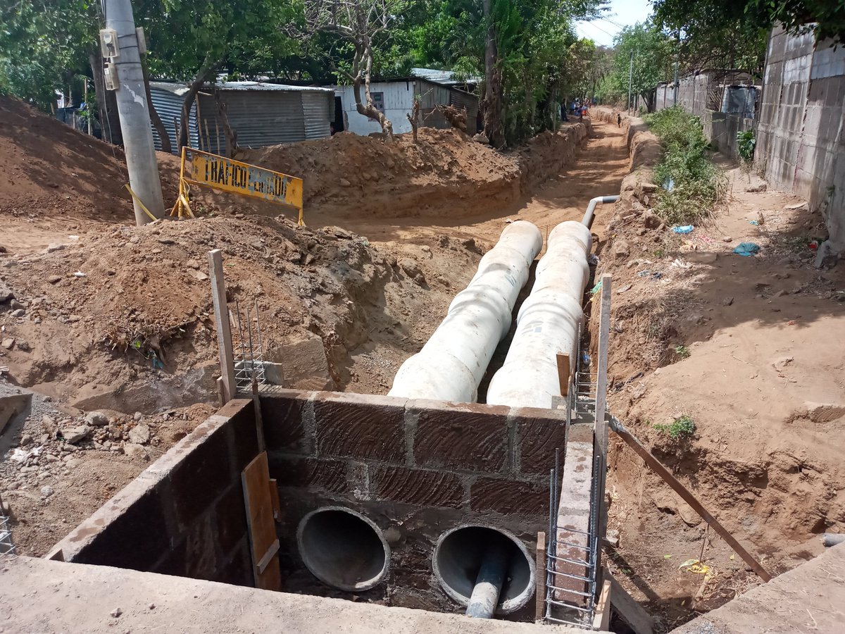 atipitapa's tweet photo. Avanza el proyecto de adoquinado y drenaje de calle con un alcance de 385 metros lineales en el barrio Jorge Navarro #1 de Tipitapa impulsado por el buen gobierno sandinista. https://t.co/RnfFkvwhEW
