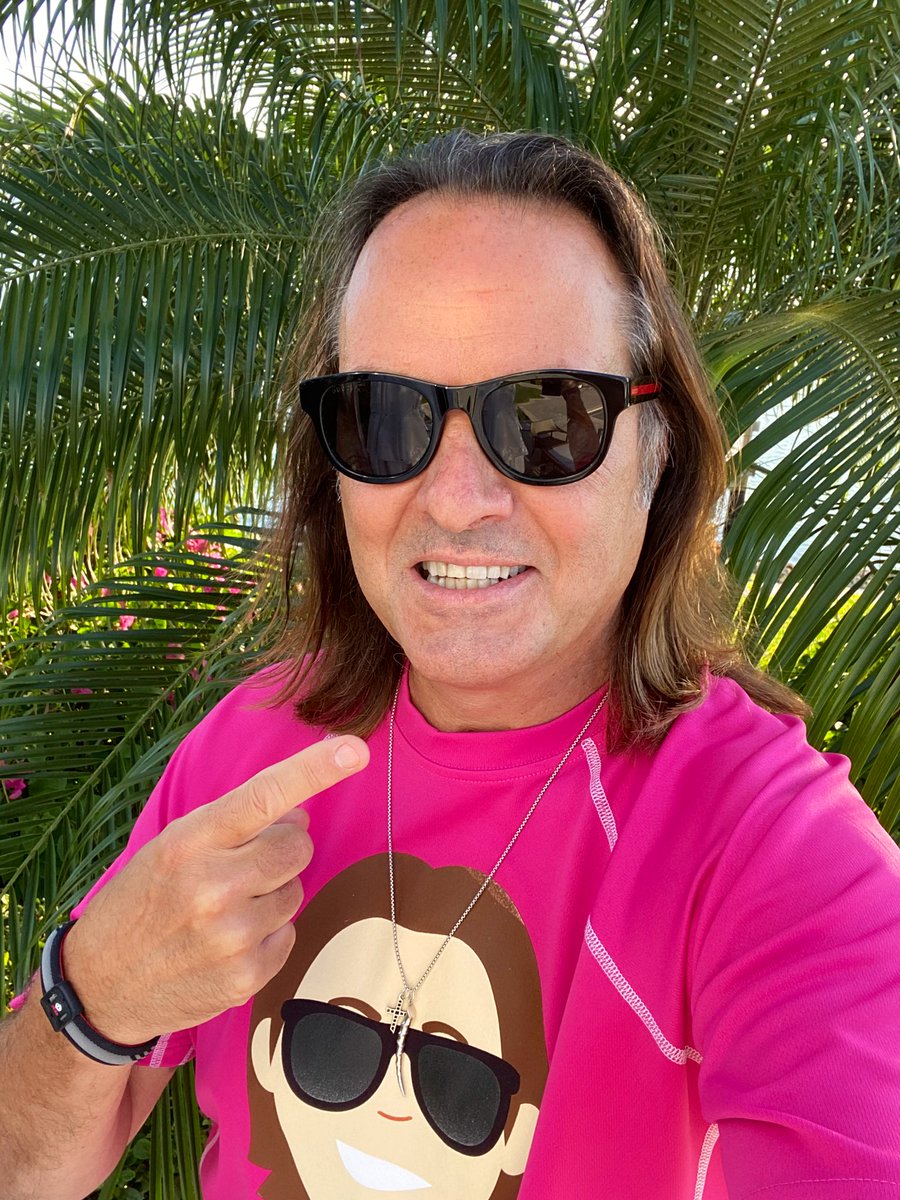 JohnLegere tweet picture