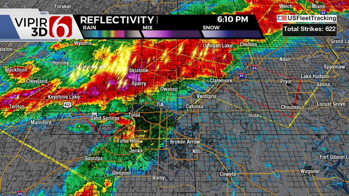 newson6wxguy's tweet photo. 6:10 PM TORNADO WARNING- Individuals in downtown Tulsa, SE Osage County, Turley Sand Springs need to take shelter now!#okwx https://t.co/e5GH2dalN5