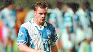 RadioHuancavilk's tweet photo. #EXCLUSIVO
EN VIVO 🔵🔵
'Cuqui' #Juárez, goleador histórico de #Emelec en @RadioHuancavilk
"Yo con todos los que compartí delantera me llevé bien, #Grazziani, #Kaviedes, #Kenig u #Otilino pero como jugador me comprendía más con #Otilino" https://t.co/kCfrPIB84m