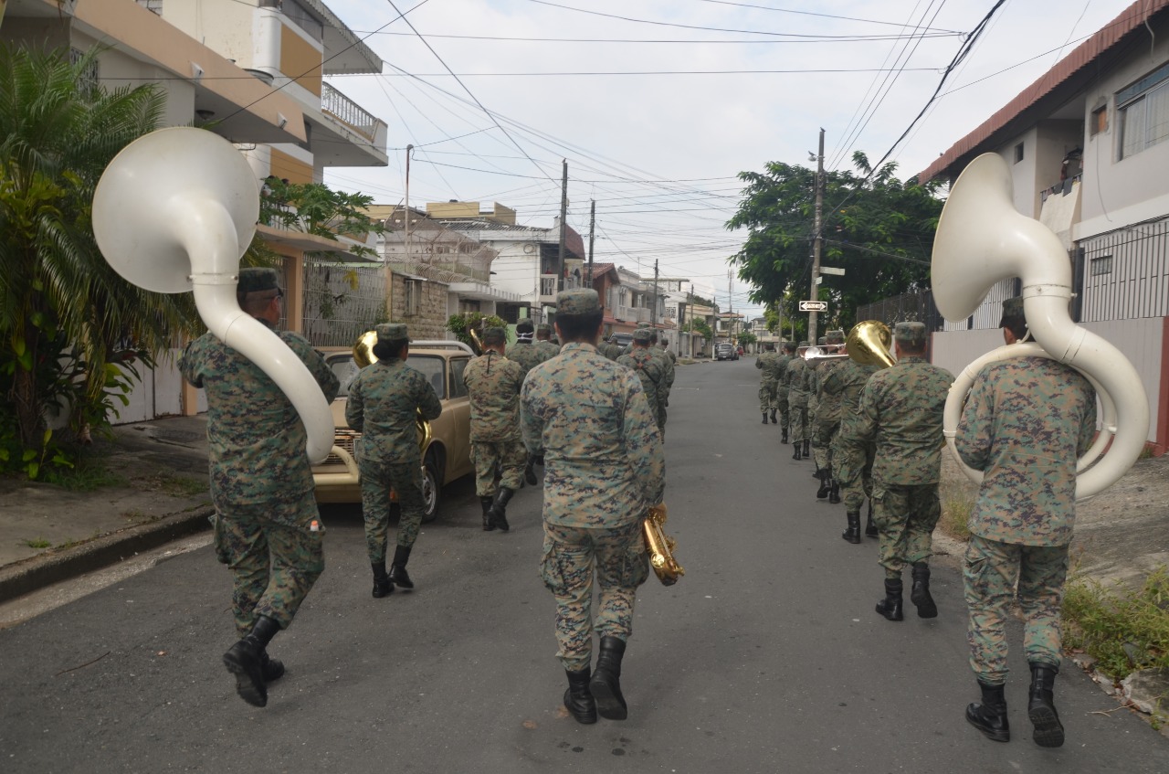 httpspbstwimgcommediaEWujc9-XQAMd-JZformatjpgnamelarge