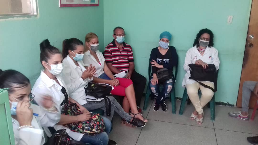 CDI_feyalegria's tweet photo. Nos preparamos desde la planificación, puntualizando las estrategias de trabajo a seguir en tiempos de #COVID19 #SomosContinuidad #CubaSalvaVidas @CubaCooperaVeS1 @IsbelPina @TenYaritza @DeisyMesaPea2 https://t.co/0av2CypYjs