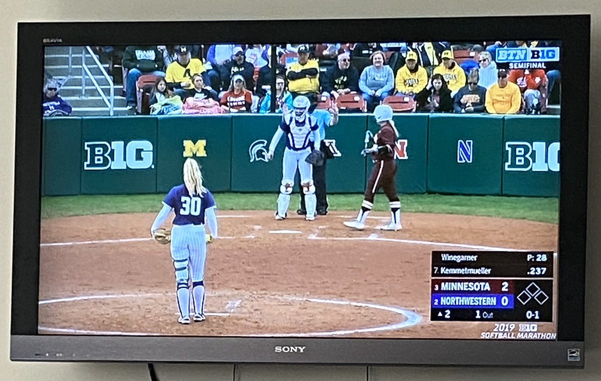 nicolehess05's tweet photo. Better than nothing! Thanks @BigTenNetwork for the broadcast tonight #missingsoftball #B1G https://t.co/lSkZWe2e7q
