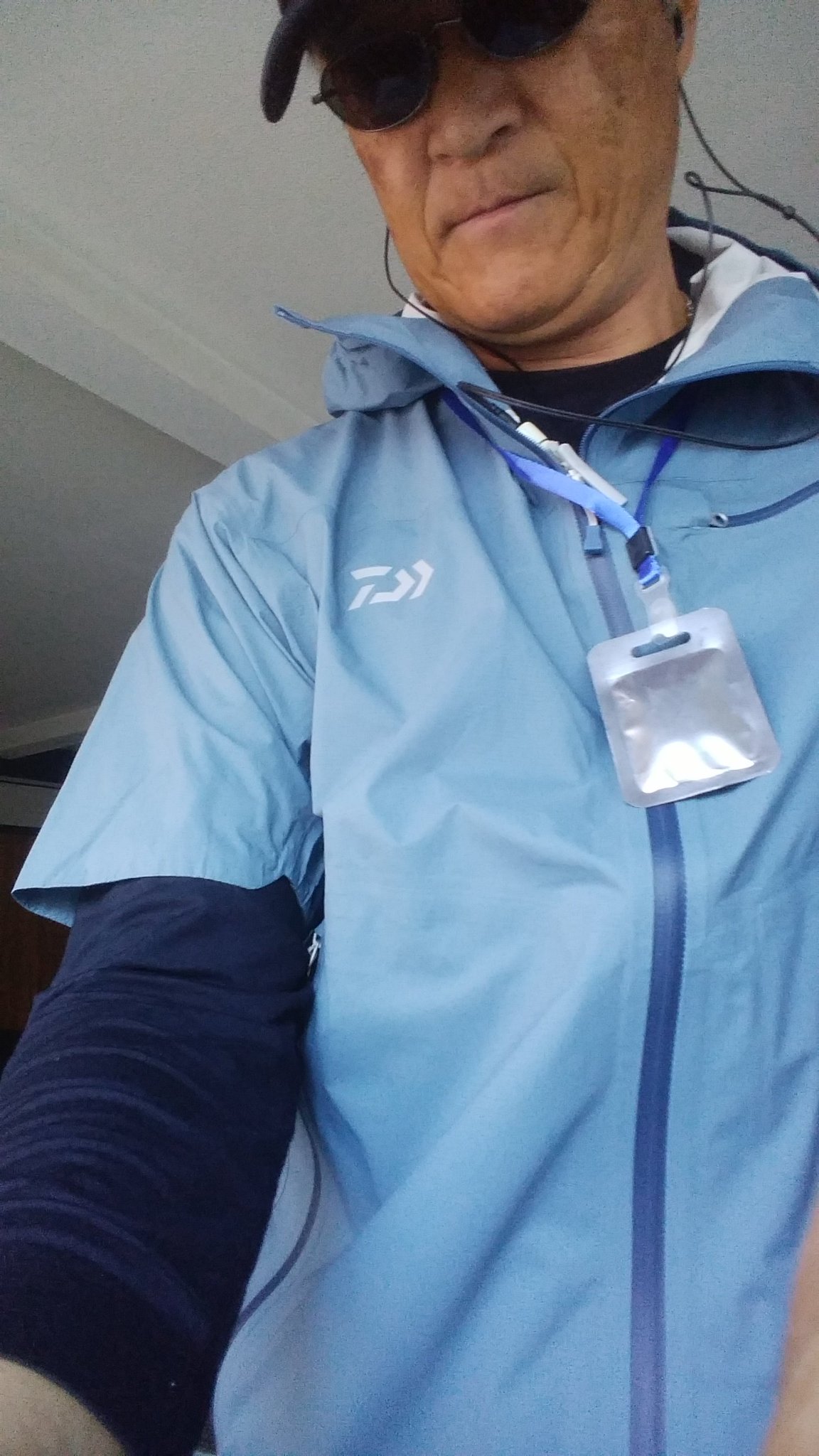 O Xrhsths りょう Sto Twitter 今日はこれ 半袖のレインウエアーを着てウォーキングへ行ってきます Dr 230j レインマックス ポケッタブルショートスリーブ レインジャケット T Co 3nzeclqyhs I Wear Rain Wr Dr 230j Index Html T Co