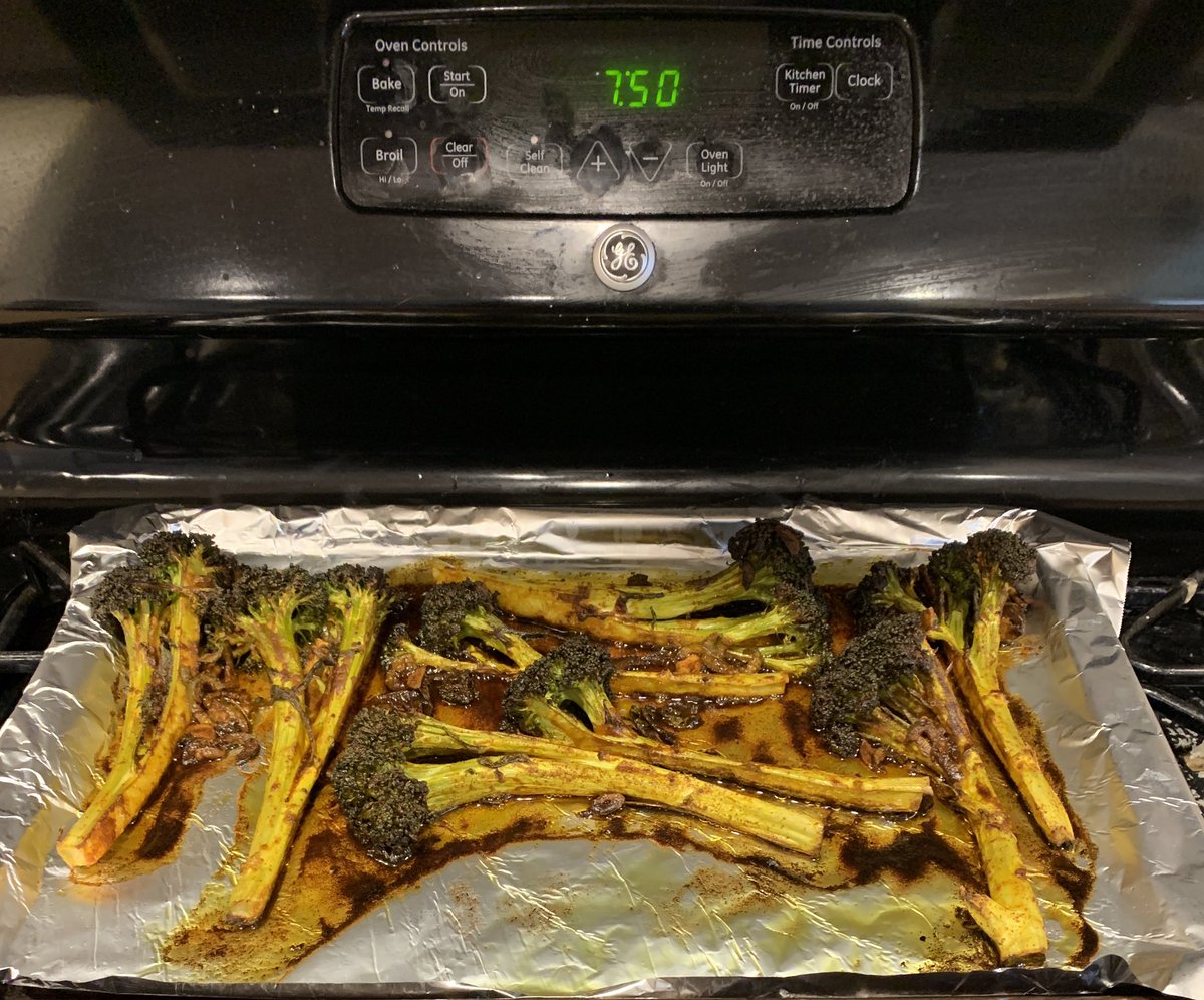 RunnerFacts's tweet photo. Not that I’ve been distracted, but that moment you pull out the cauliflower for #phishdinnerandamovie and realize you used broccoli. Weeee. https://t.co/pXYYg4Julh